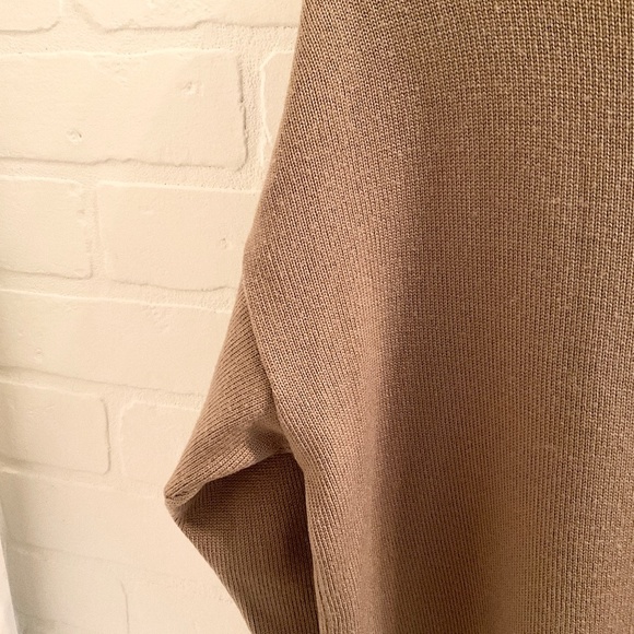 Aritzia Wilfred Knit Sweater Cyprie V-Neck 100% Merino wool Taupe Tan Size L - Picture 9 of 14